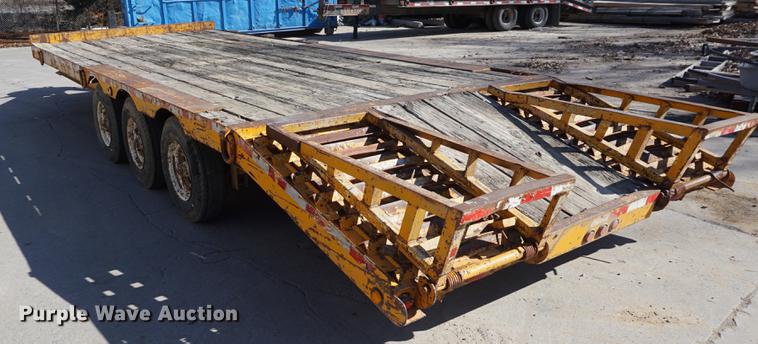 image for item DE3162 1973 JFW utility trailer
