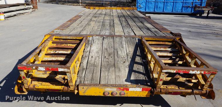 image for item DE3162 1973 JFW utility trailer