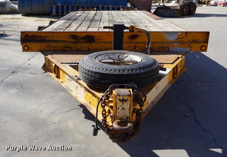 image for item DE3162 1973 JFW utility trailer