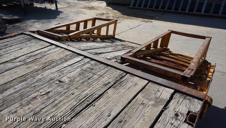 image for item DE3162 1973 JFW utility trailer