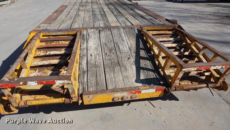 image for item DE3162 1973 JFW utility trailer