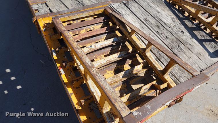 image for item DE3162 1973 JFW utility trailer