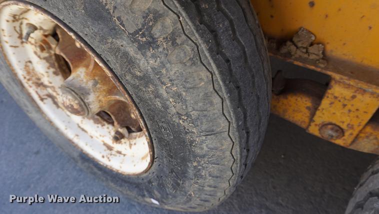 image for item DE3162 1973 JFW utility trailer