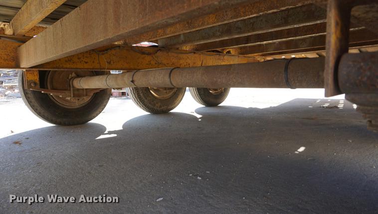 image for item DE3162 1973 JFW utility trailer