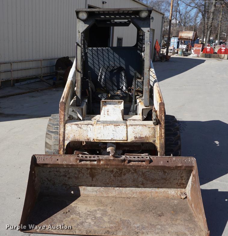 image for item DE3165 Bobcat 743 skid steer