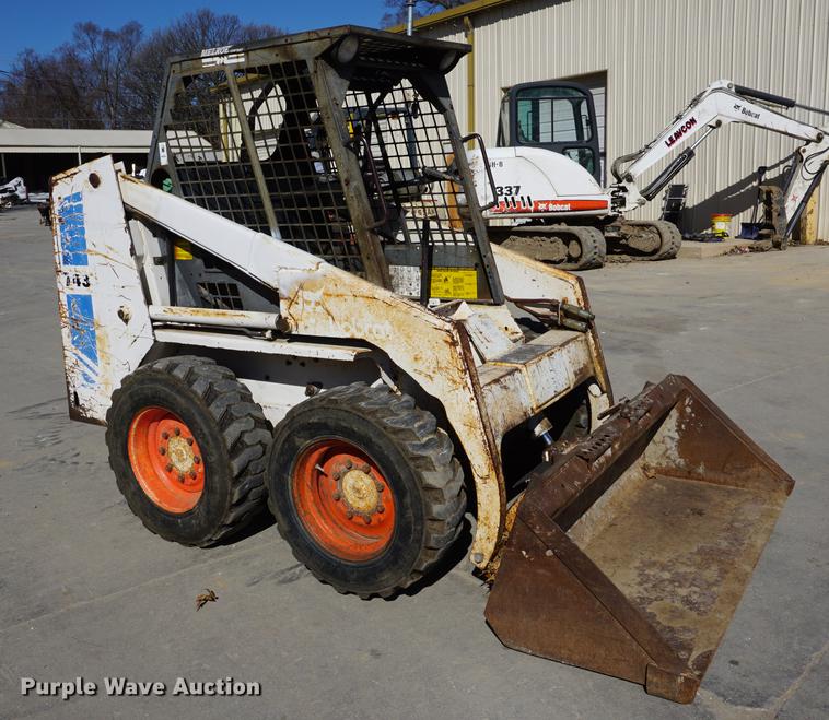 image for item DE3165 Bobcat 743 skid steer