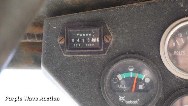 image for item DE3165 Bobcat 743 skid steer