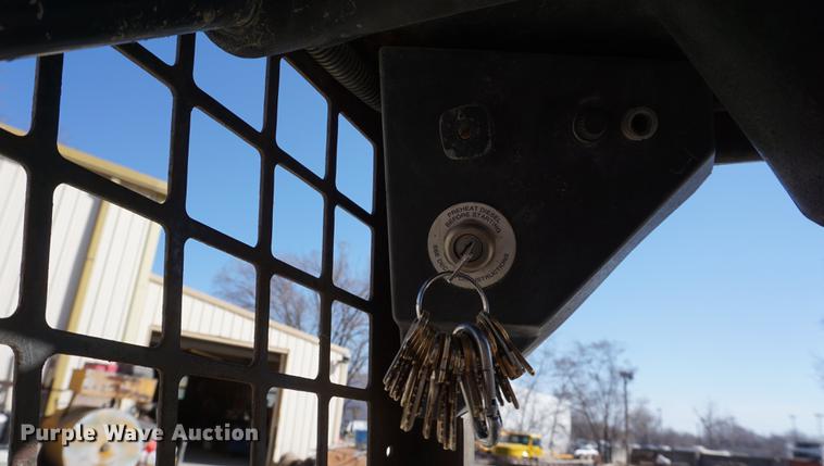 image for item DE3165 Bobcat 743 skid steer