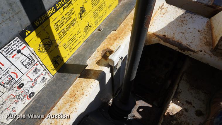 image for item DE3165 Bobcat 743 skid steer