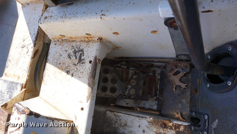 image for item DE3165 Bobcat 743 skid steer