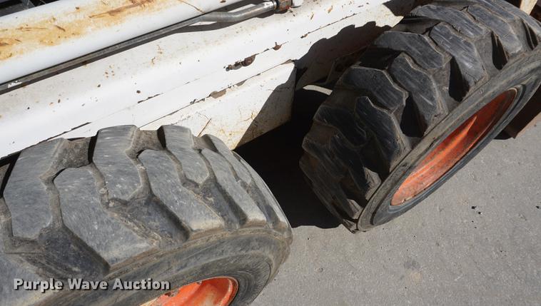image for item DE3165 Bobcat 743 skid steer
