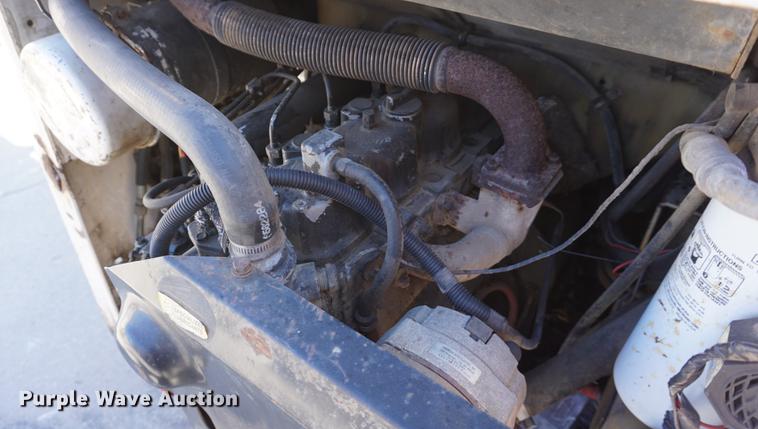 image for item DE3165 Bobcat 743 skid steer