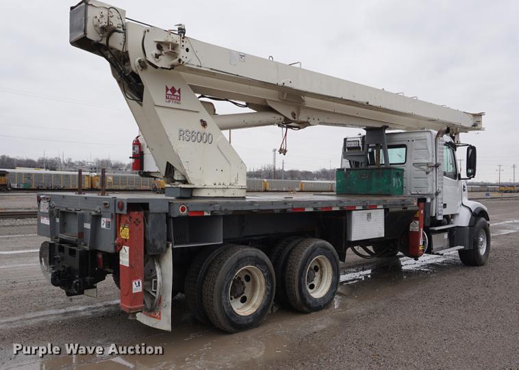 image for item DE3192 2002 Volvo VHD64F crane truck