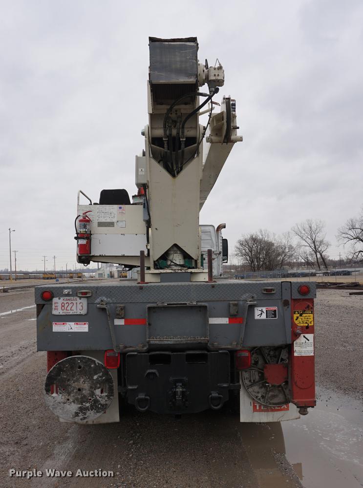 image for item DE3192 2002 Volvo VHD64F crane truck