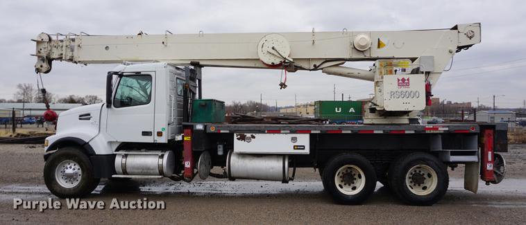 image for item DE3192 2002 Volvo VHD64F crane truck