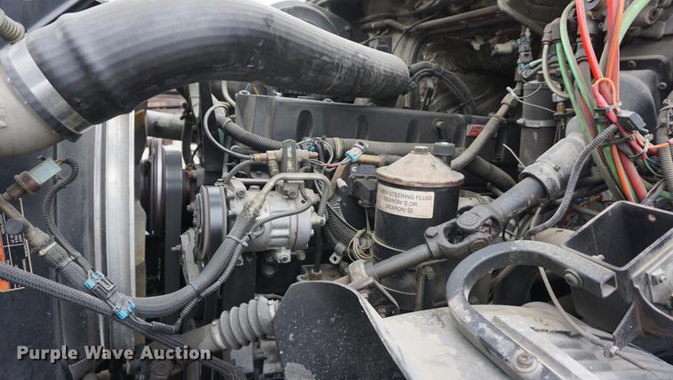 image for item DE3192 2002 Volvo VHD64F crane truck