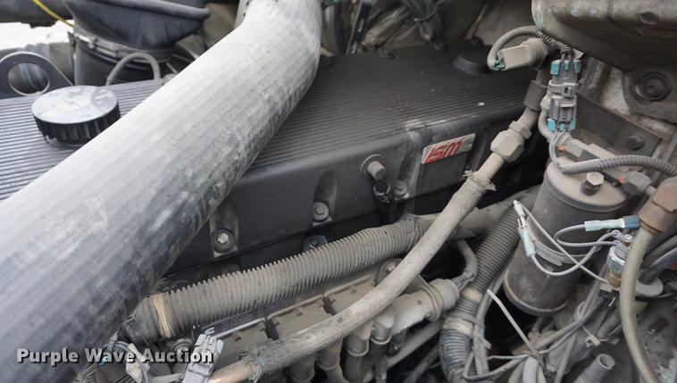 image for item DE3192 2002 Volvo VHD64F crane truck