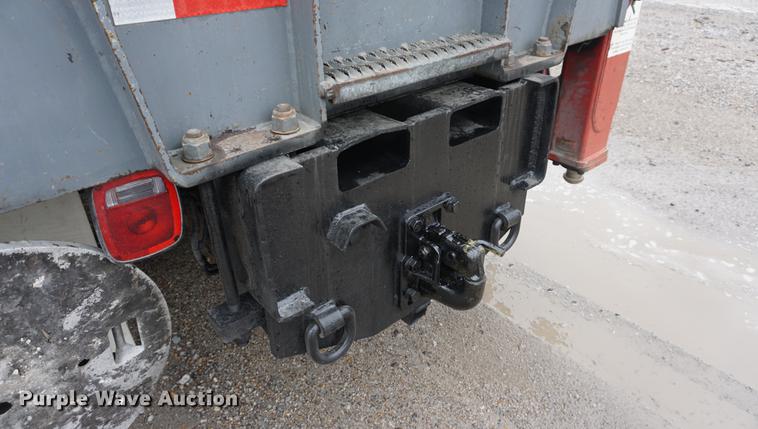 image for item DE3192 2002 Volvo VHD64F crane truck