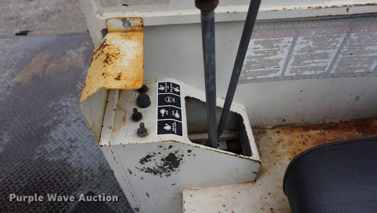 image for item DE3192 2002 Volvo VHD64F crane truck