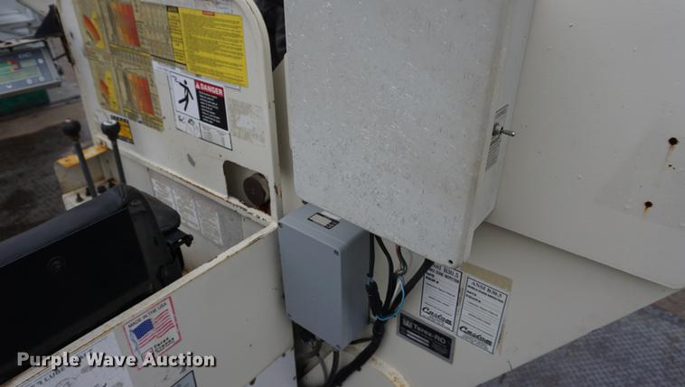 image for item DE3192 2002 Volvo VHD64F crane truck