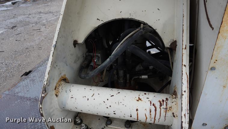 image for item DE3192 2002 Volvo VHD64F crane truck