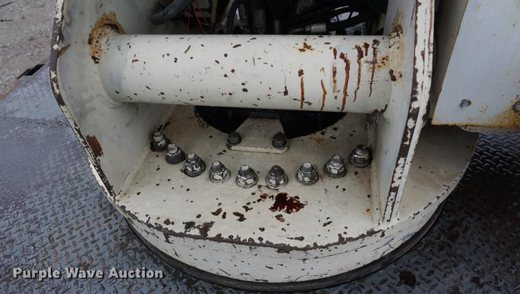 image for item DE3192 2002 Volvo VHD64F crane truck