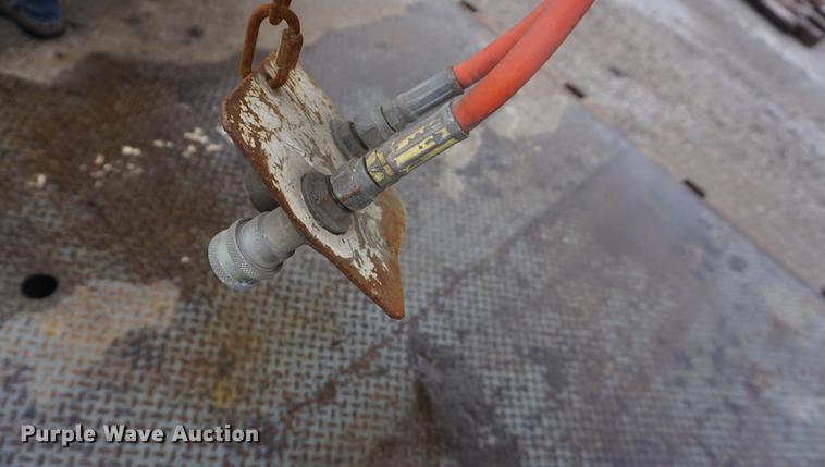 image for item DE3192 2002 Volvo VHD64F crane truck