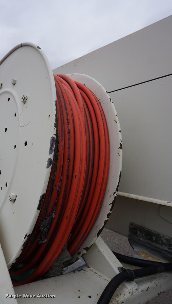 image for item DE3192 2002 Volvo VHD64F crane truck