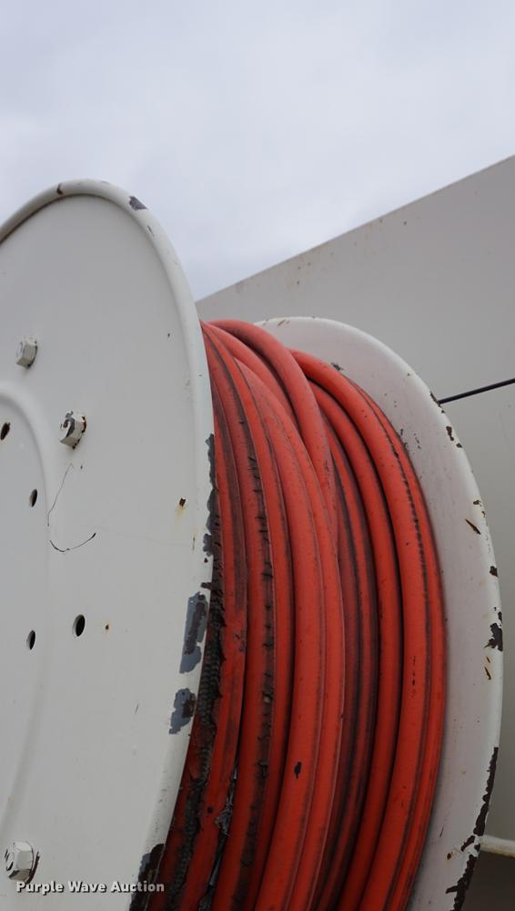 image for item DE3192 2002 Volvo VHD64F crane truck