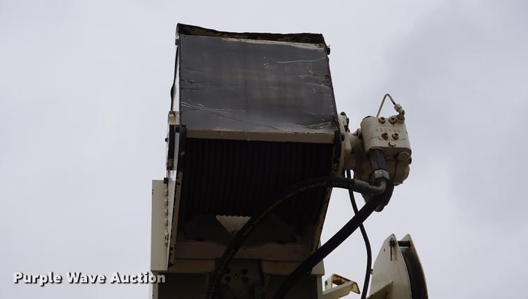 image for item DE3192 2002 Volvo VHD64F crane truck