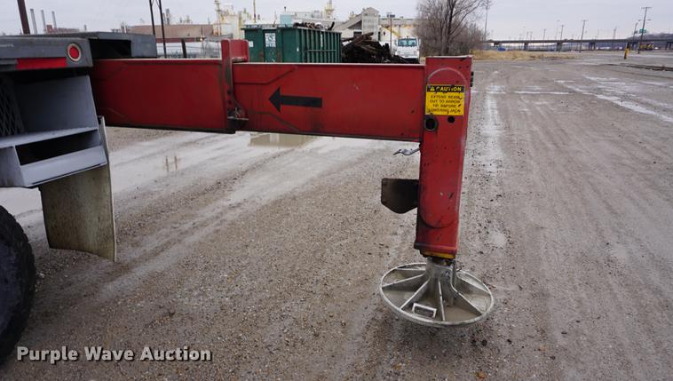 image for item DE3192 2002 Volvo VHD64F crane truck