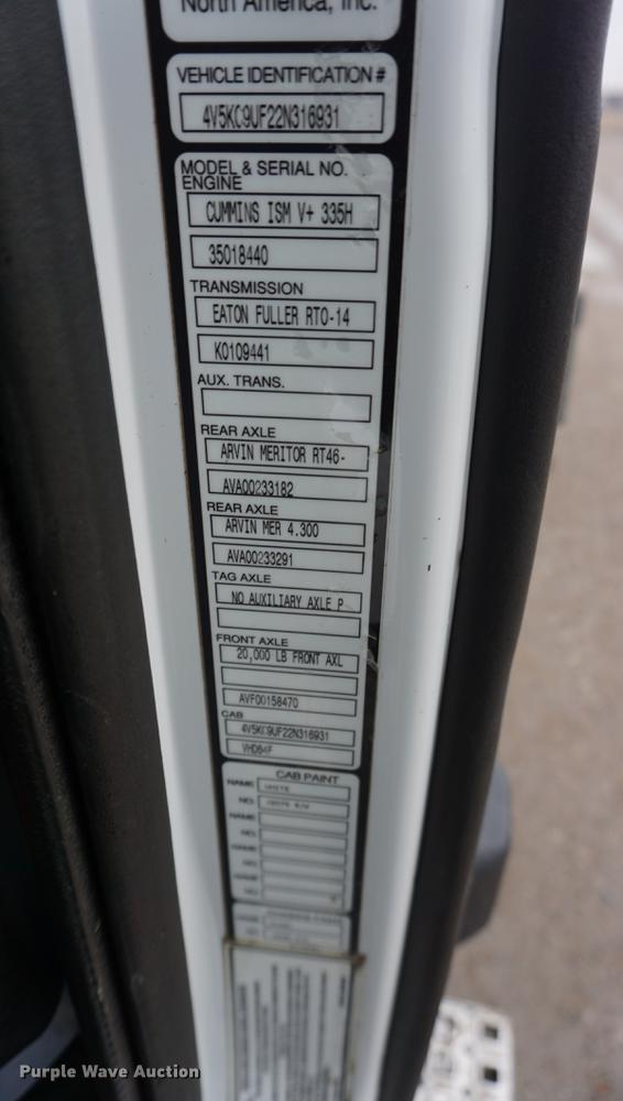 image for item DE3192 2002 Volvo VHD64F crane truck