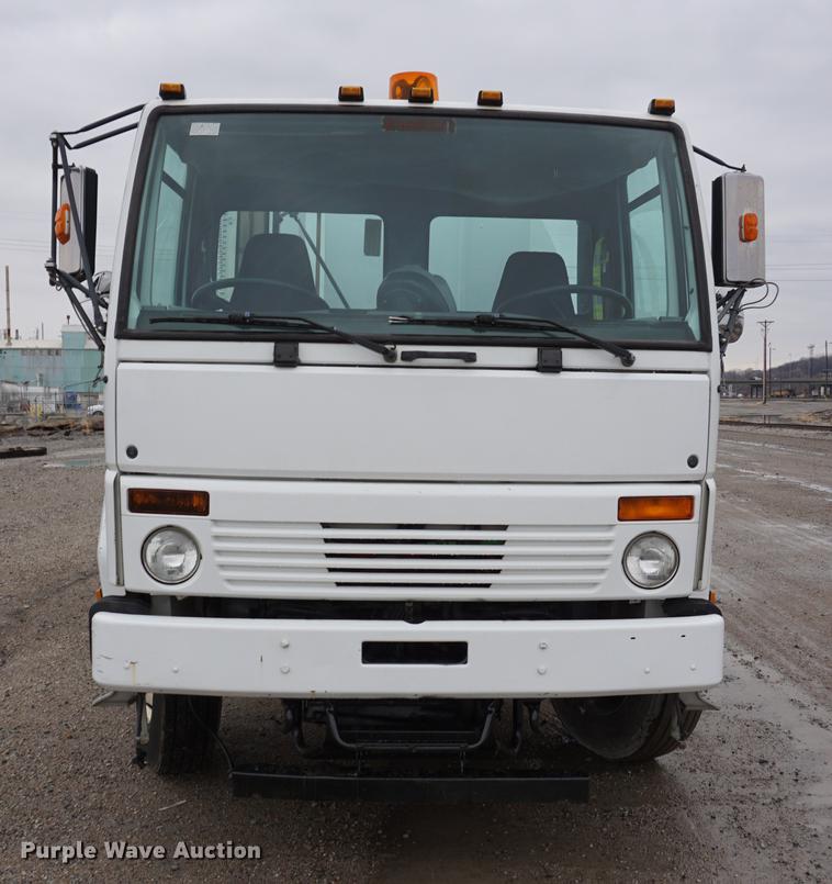 image for item DE3194 2002 Sterling SC8000 Cargo street sweeper
