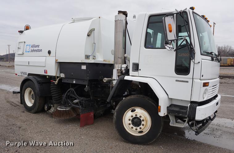 image for item DE3194 2002 Sterling SC8000 Cargo street sweeper