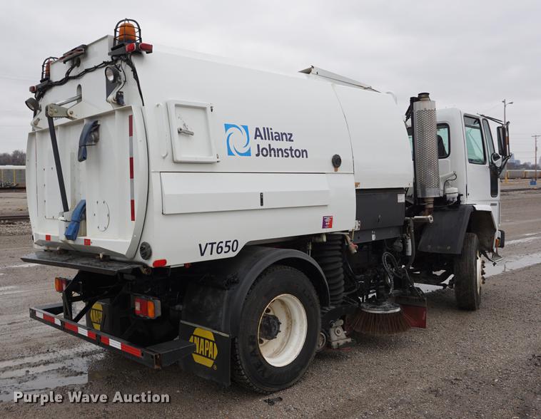 image for item DE3194 2002 Sterling SC8000 Cargo street sweeper