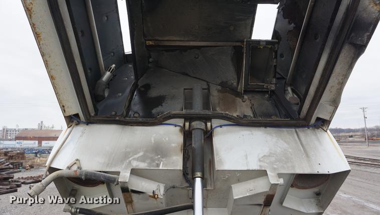 image for item DE3194 2002 Sterling SC8000 Cargo street sweeper