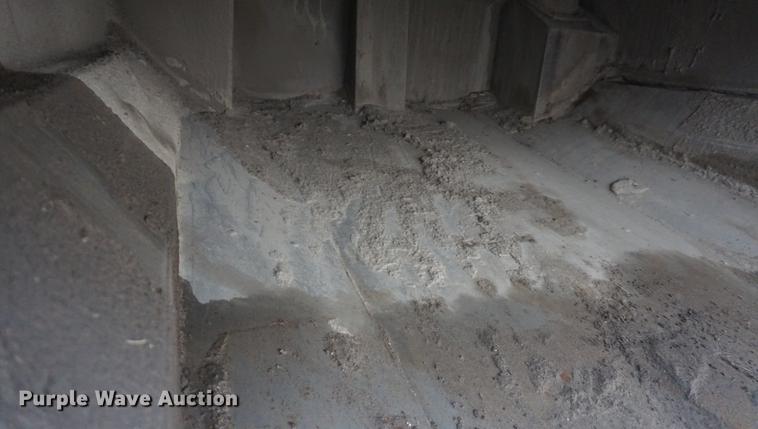 image for item DE3194 2002 Sterling SC8000 Cargo street sweeper