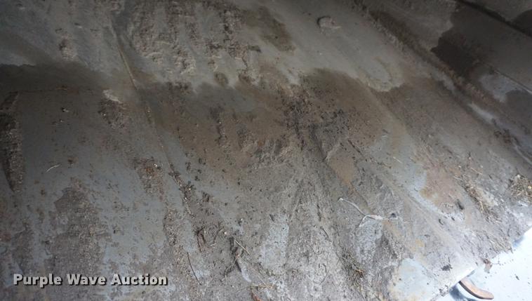 image for item DE3194 2002 Sterling SC8000 Cargo street sweeper