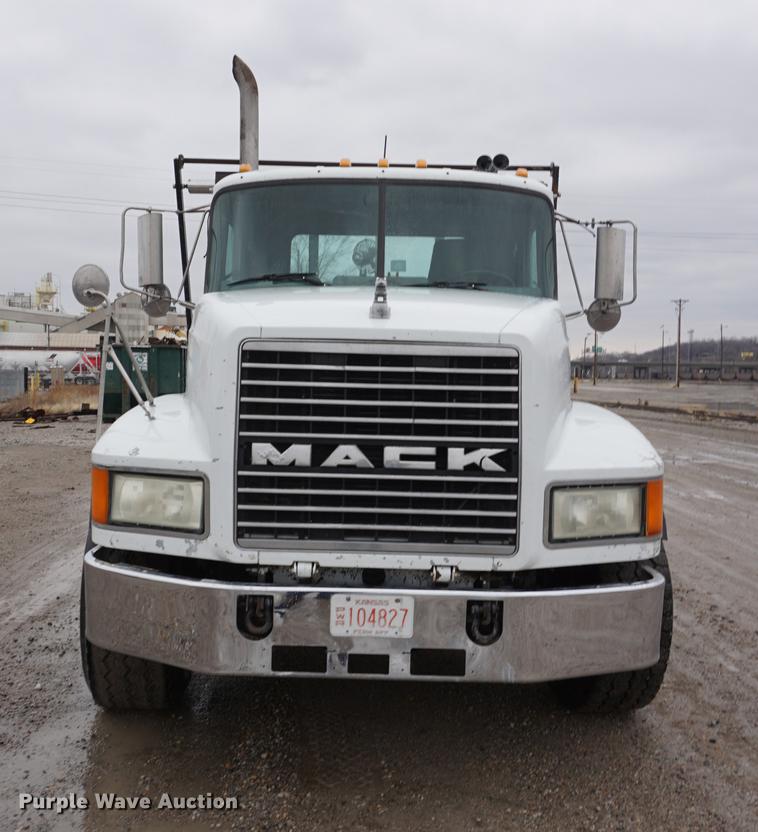 image for item DE3195 1999 Mack CH613 roll-off container truck