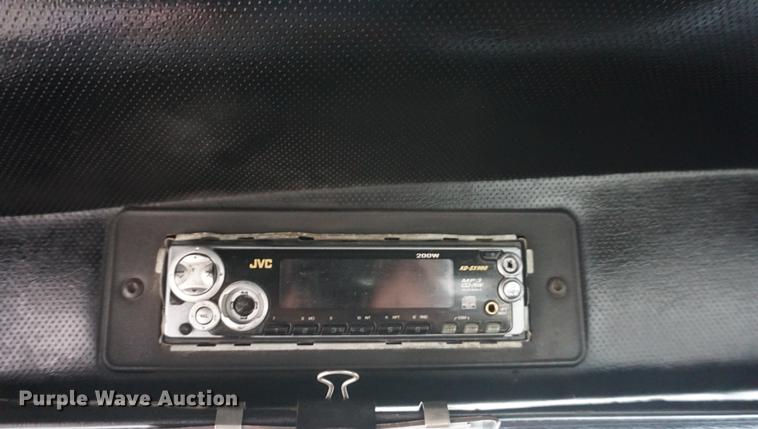 image for item DE3195 1999 Mack CH613 roll-off container truck