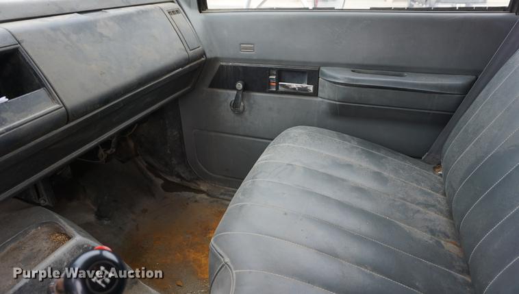 image for item DE3197 1991 Chevrolet Kodiak dump truck