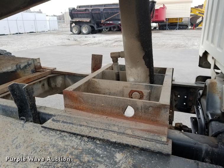 image for item DE3197 1991 Chevrolet Kodiak dump truck