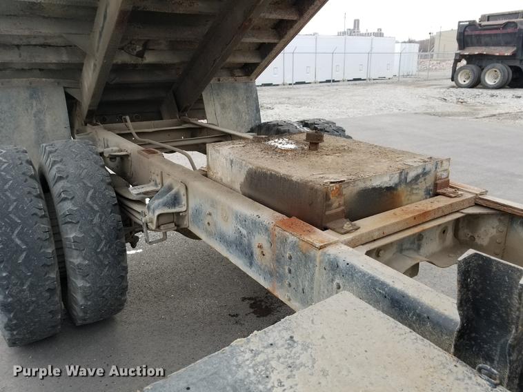 image for item DE3197 1991 Chevrolet Kodiak dump truck