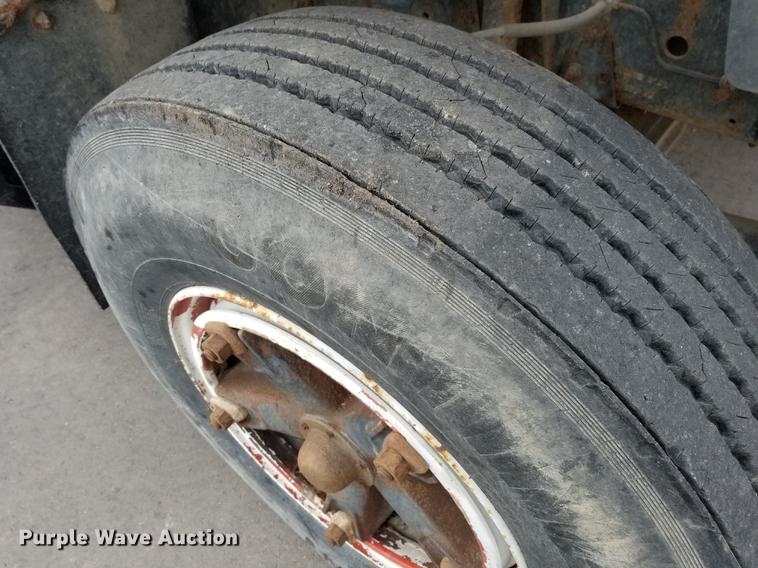 image for item DE3197 1991 Chevrolet Kodiak dump truck