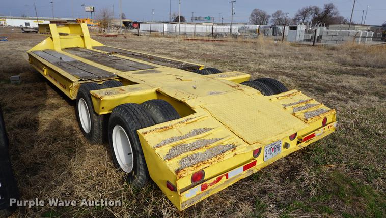 image for item DE3198 1969 Hyster C25T equipment trailer