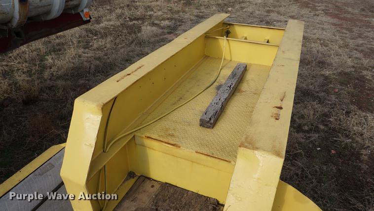 image for item DE3198 1969 Hyster C25T equipment trailer