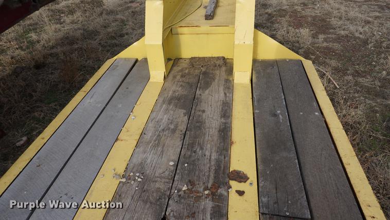 image for item DE3198 1969 Hyster C25T equipment trailer