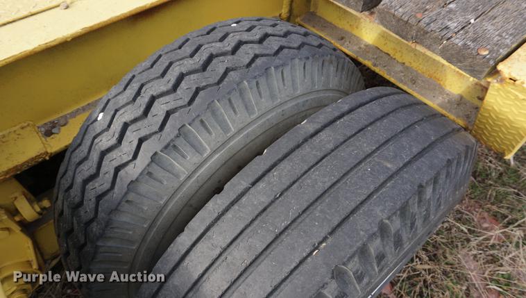 image for item DE3198 1969 Hyster C25T equipment trailer