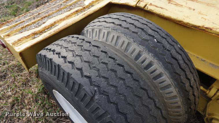 image for item DE3198 1969 Hyster C25T equipment trailer