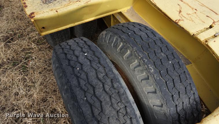 image for item DE3198 1969 Hyster C25T equipment trailer